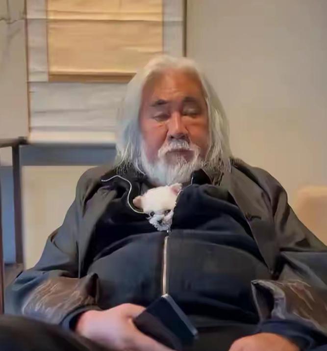 牡丹花下死！这一次“纵欲过度”的张纪中，彻底尝尽老夫少妻的代价！75岁的张纪