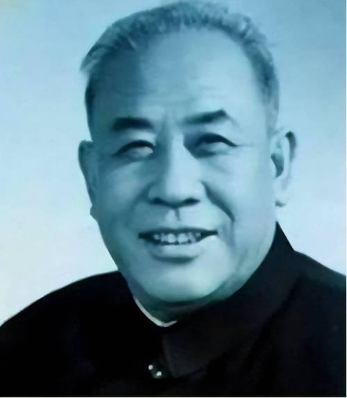 张铁民，一个只做了4年西安市长的人，却在2001年的民意调查中，与杨虎城、刘志丹