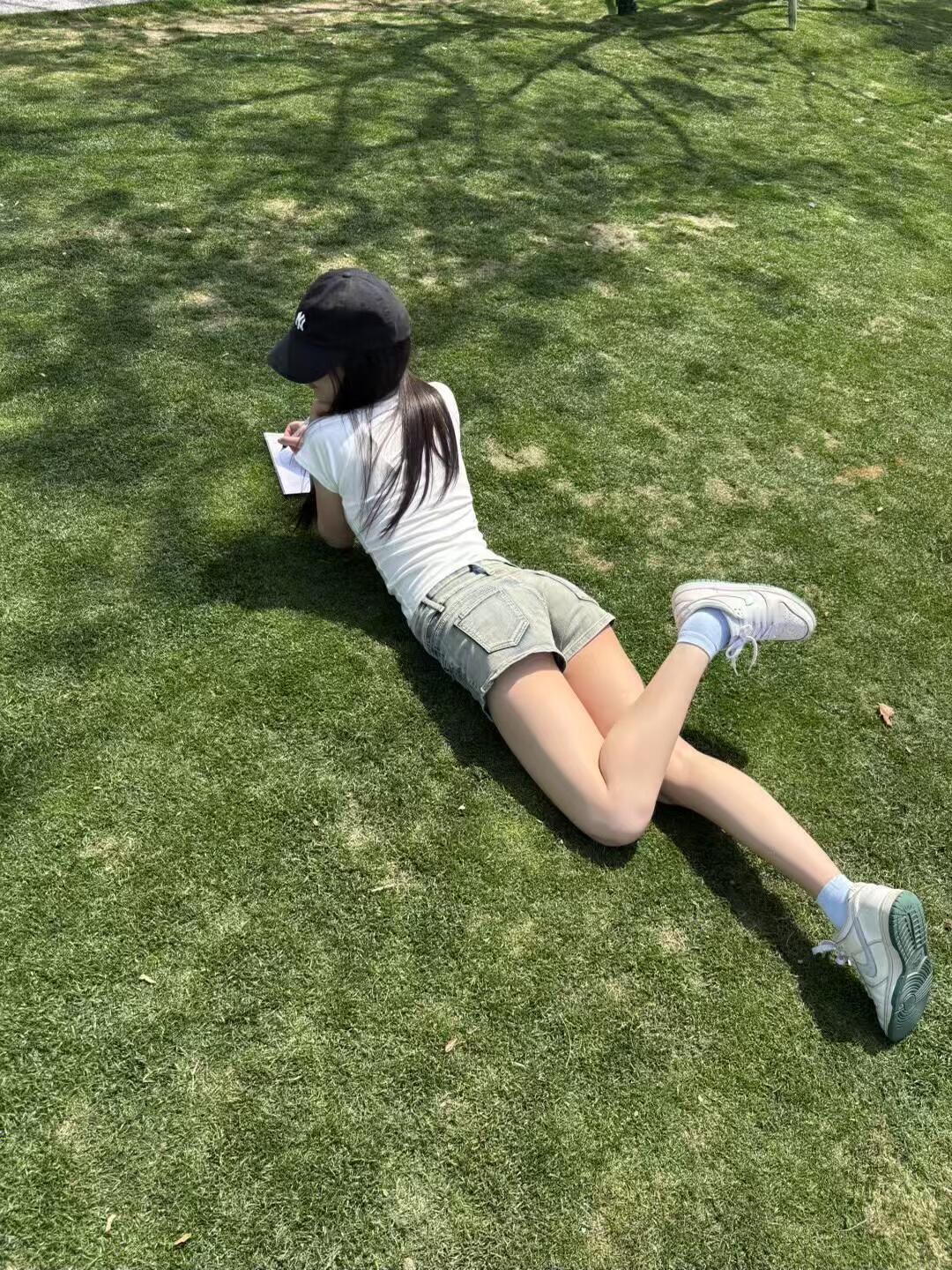 人没实力的时候，少说话，人微言轻。人有实力的时候，不用说话。你往那一站