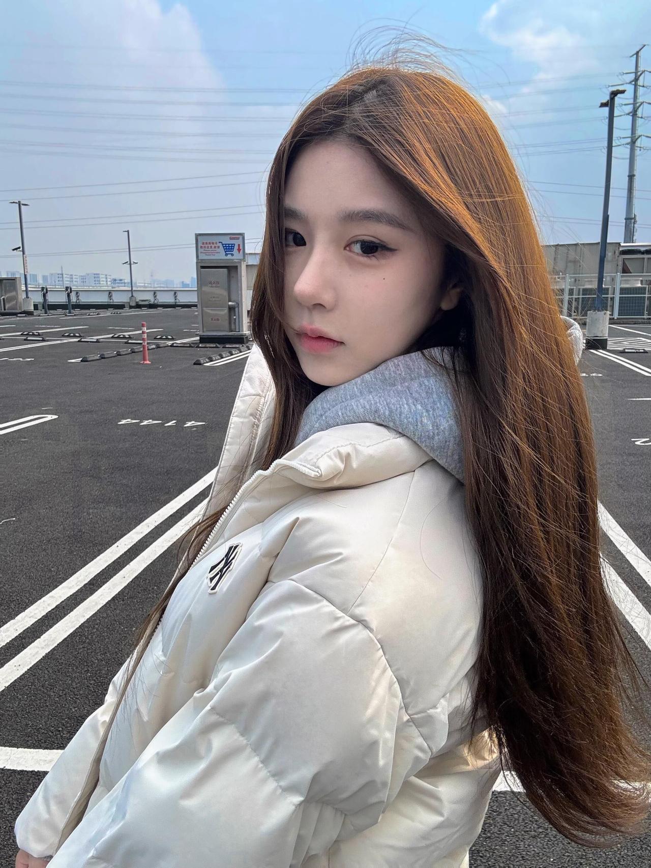 出来逛逛今天风好大