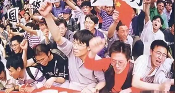 南斯拉夫大使馆的仇终于报了！25年前，美国靠卫星定位技术霸权轰炸我们大使馆，25