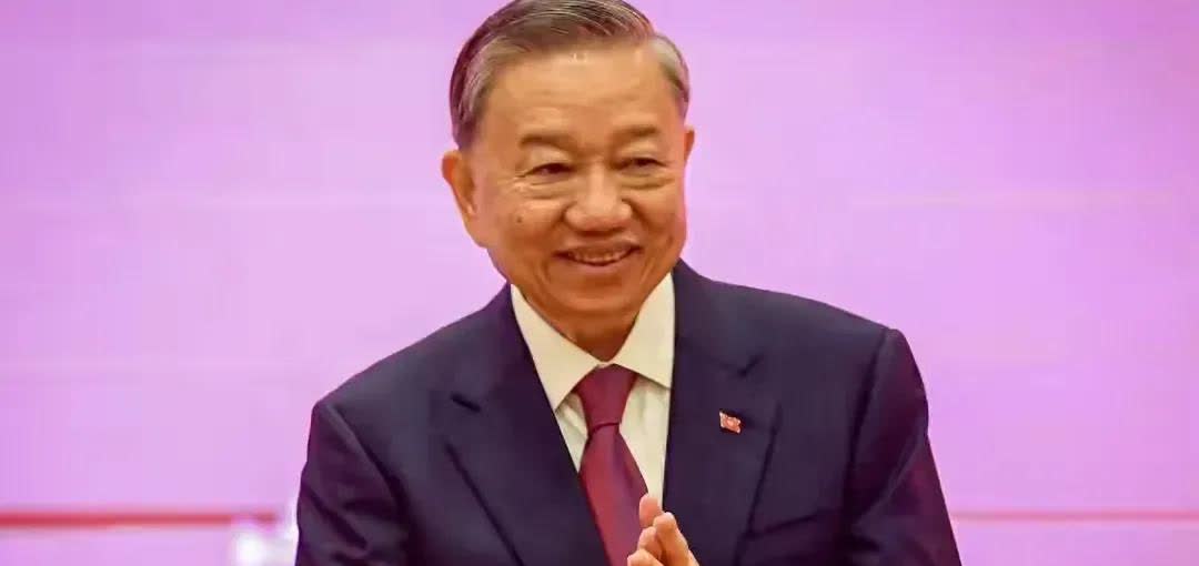 越南国家元首苏林登基执政已满一年，这一年来他大刀阔斧地推进行各项事务，其显著成就