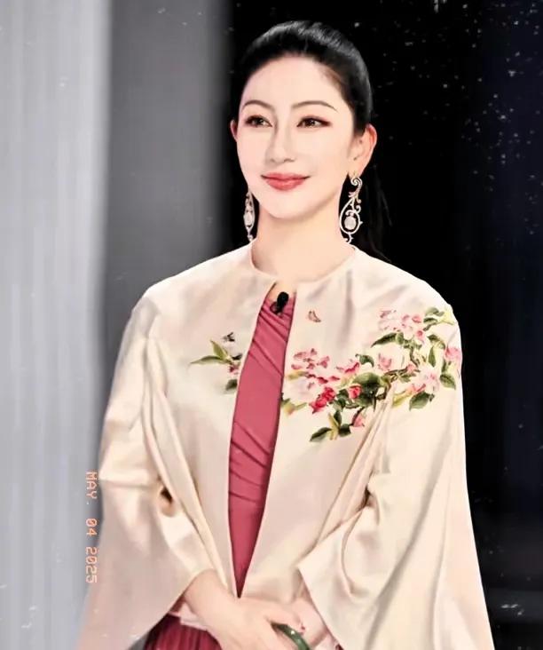 最近汪小菲和大S离婚后，汪小菲迅速再婚的事儿，闹得沸沸扬扬。马筱梅就这事儿发表了