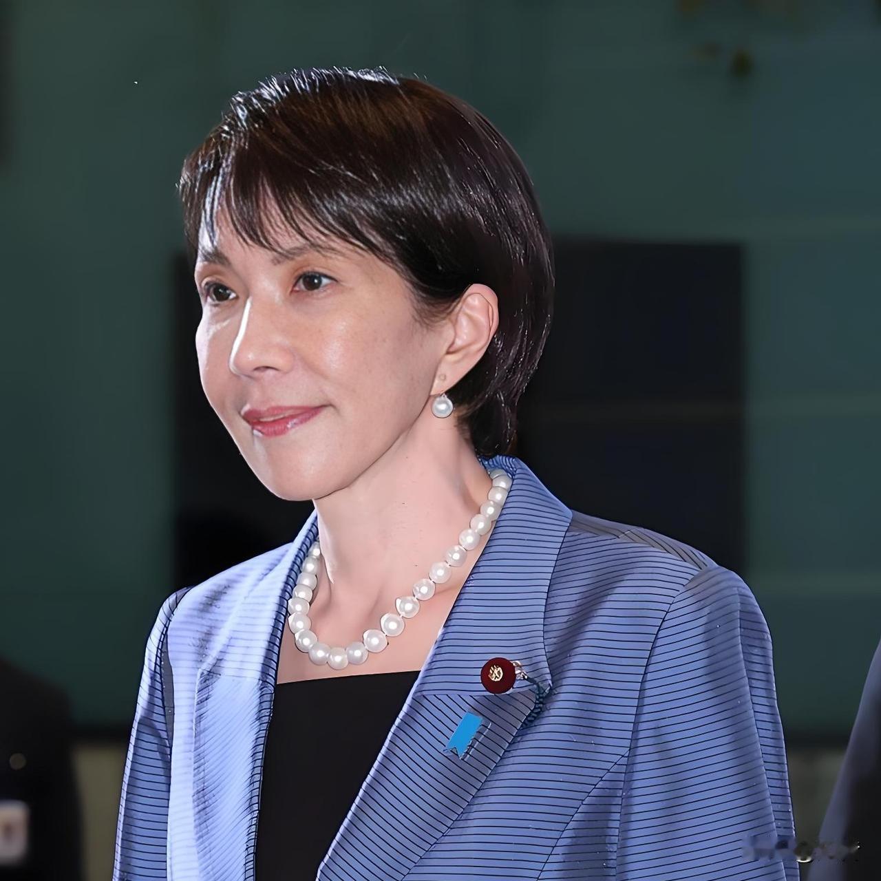 发现了一个极度不正常的现象！我们九三阅兵该亮的高端武器就亮了，全球先进的福建