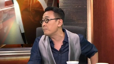 1998年，窦文涛走红后，一个温州老板给出20w酬劳请他主持婚礼，婚礼过后，窦文