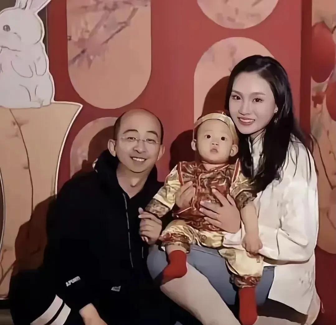 其实男人的长相真的一点都不重要，主要是看才华和实力，就比如说巨兴茂吧，在这个看脸