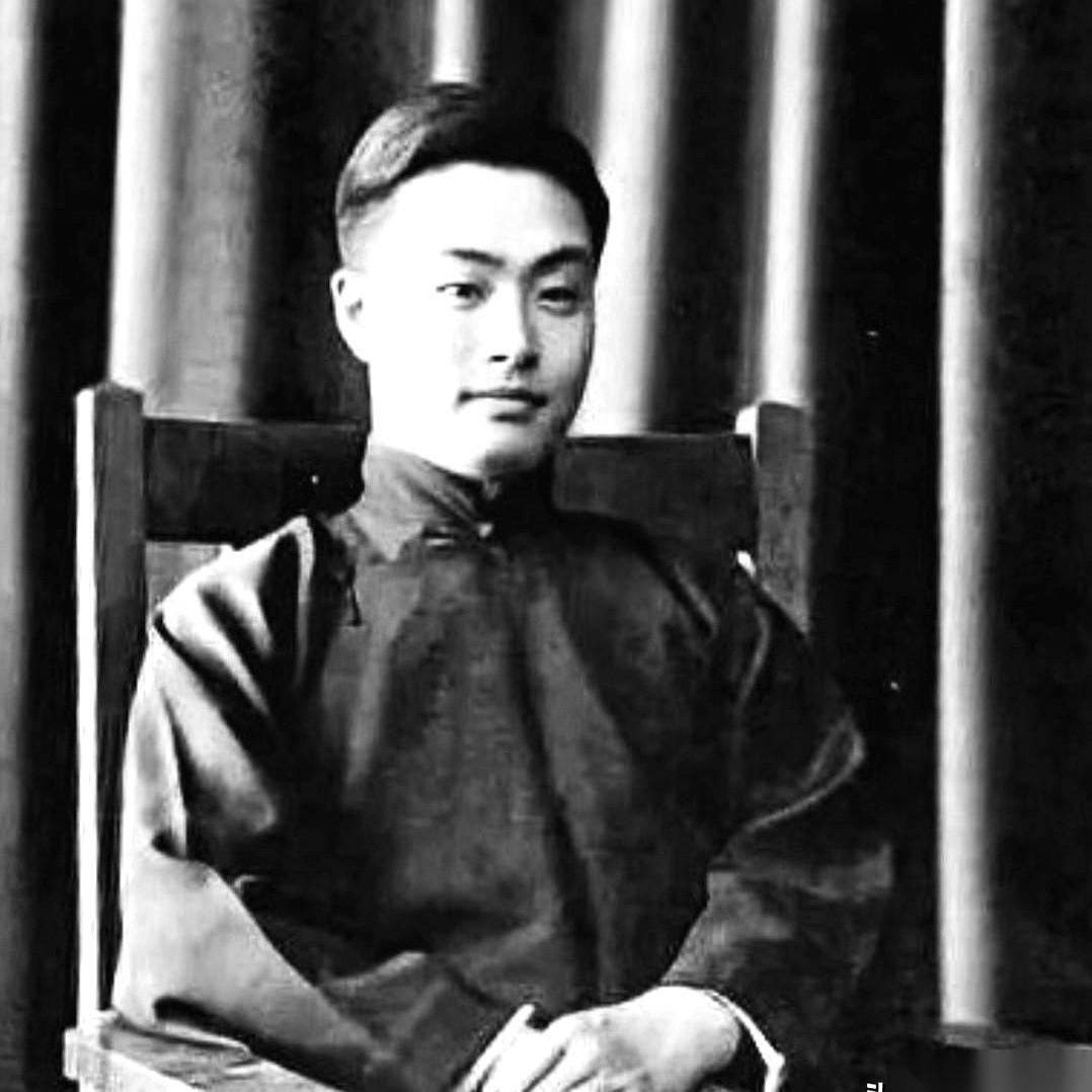 我跟你说个事儿，巨扎心。有位爷，京剧圈里的大神，尚小云。角儿是真角儿，但那脾气