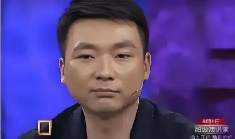 父母走后，康辉丁克后悔冲上热搜央视一哥康辉在自传里说，最大的遗憾是没让爸妈