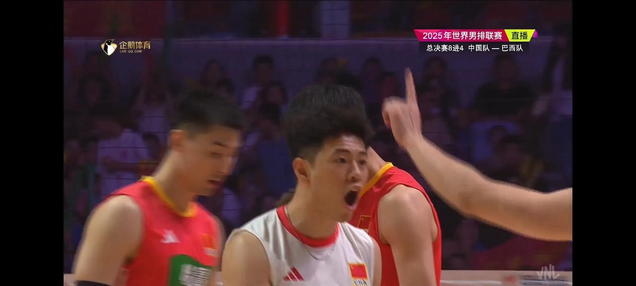 31:29，中国男排掀起热血风暴，战巴西开局即高潮！中国男排坐镇主场，挑战
