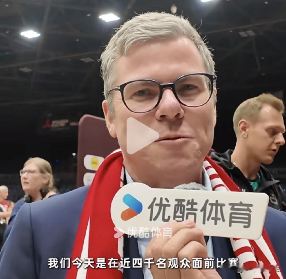 看到杜塞尔多夫经理自豪的说：樊振东首秀现在来了近4000名观众的时候，估计索林
