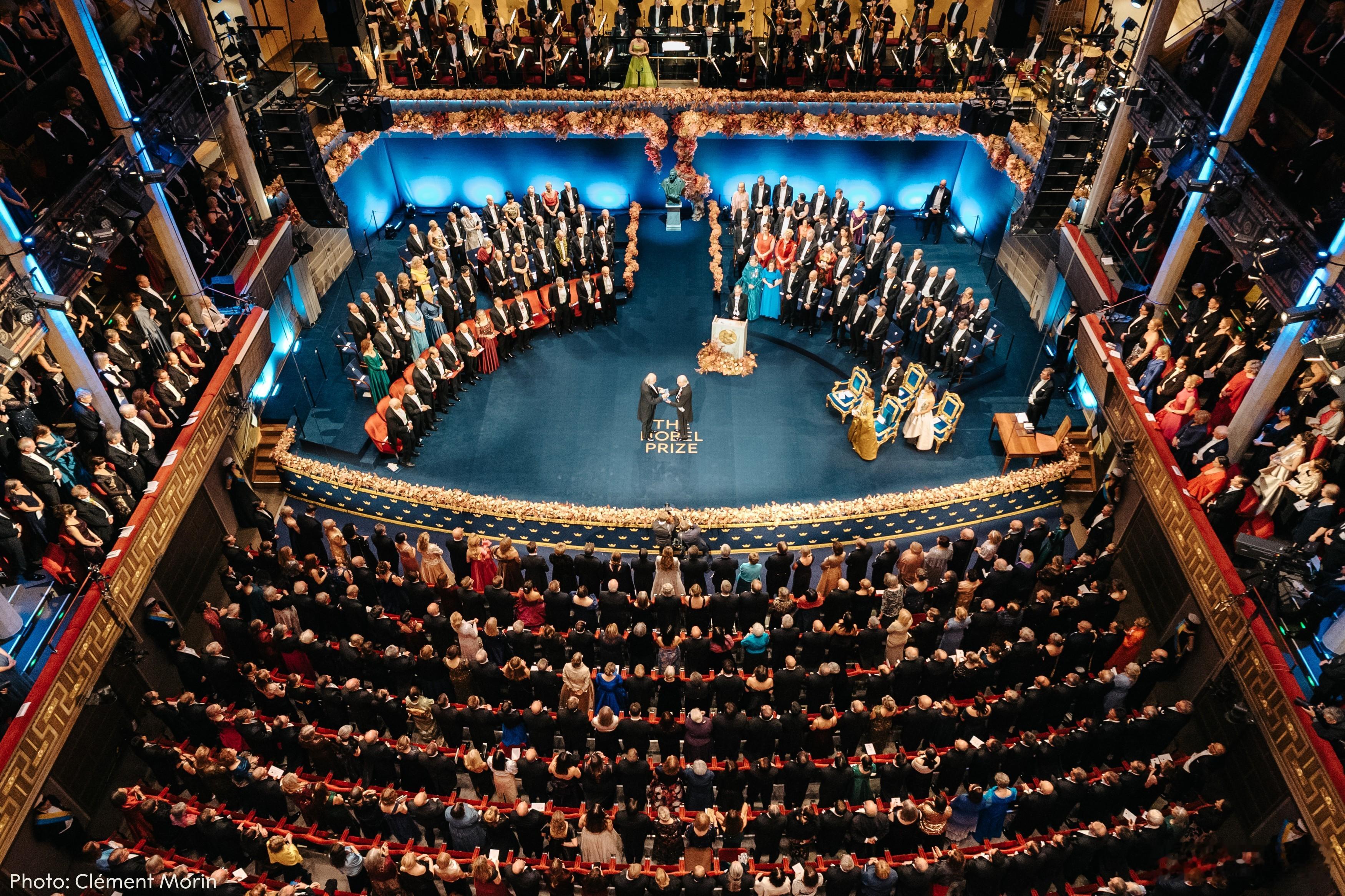 瑞典王室🇸🇪12月10日，王室成员和诺贝尔奖获得者们及其家人们、工作人员们