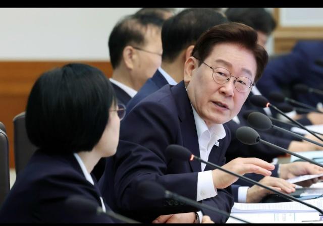 李在明总统称自己如今快要无家可归了……差不多是这样，他确实卖掉了自己唯一一套房