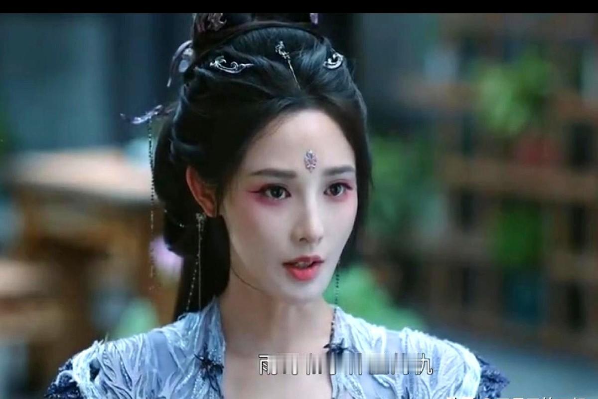 “半步神游”四个字，像一把悬在所有人头顶的刀。谁先摸到，谁就说了算。暗河