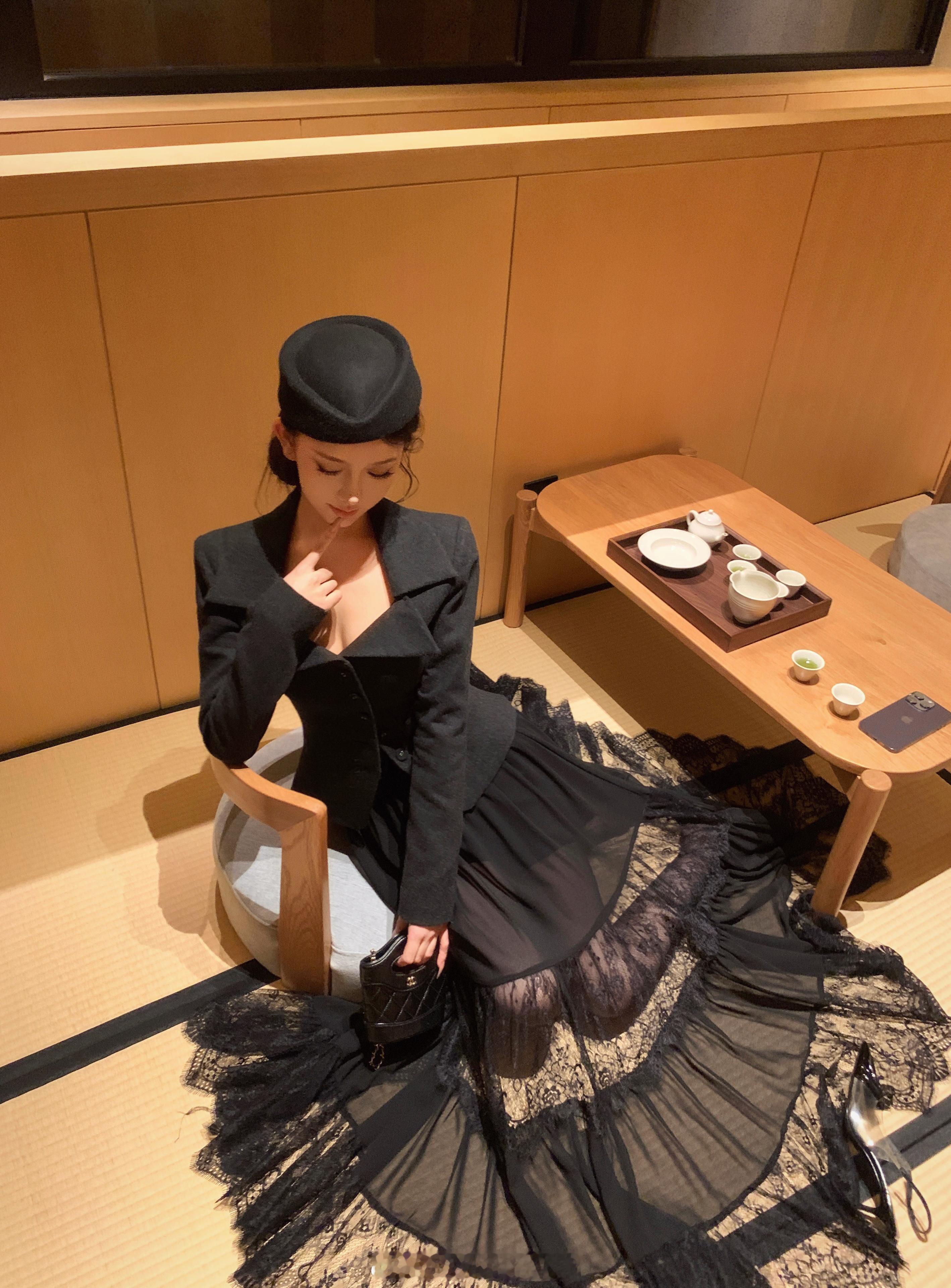 就喜欢在细节上搞事👀网纱三件套除了上条官搭的短裙和这期的蕾丝半裙也是绝配[收到