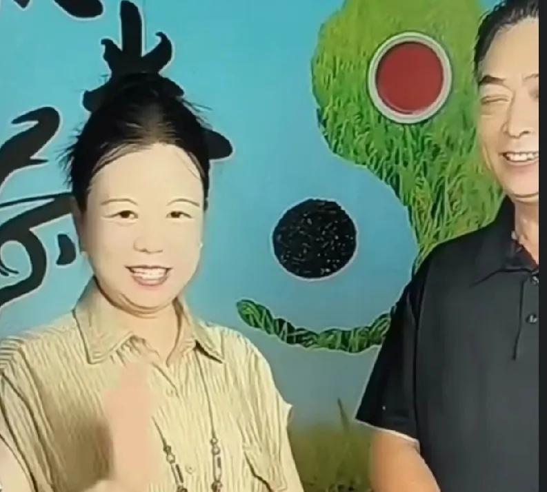 7月10号（明天）早上八点许妈直播，如果大家有时间的话，让我们一起守护许妈直播
