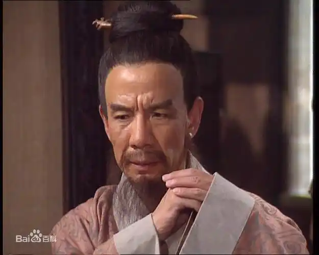 司马懿靠什么笑到最后?首先司马懿是曹丕、曹叡的托孤大臣这让他在政治上拥有崇高的声望，其次当跟随曹操创