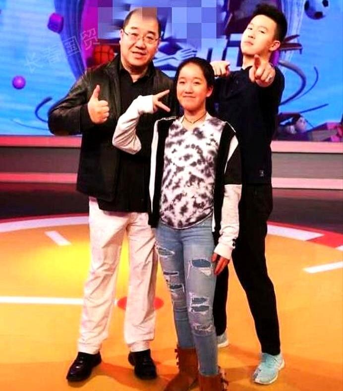 医学博士，家里却出了三个喜剧天花板。我指的不是别人，是宋北杉。最近他一张老照