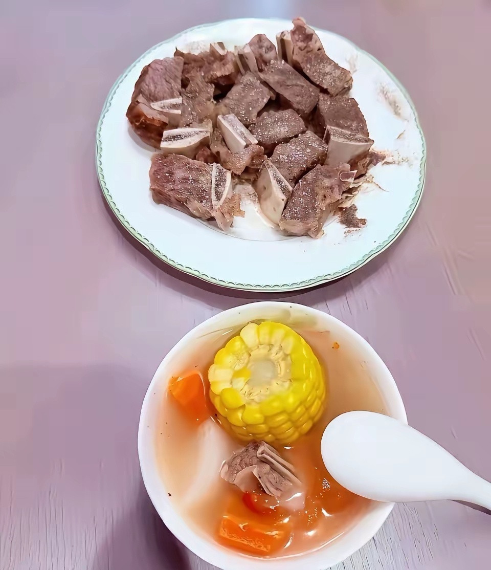 古力娜扎晒出她的晚餐，让我无地自容啊为什么人家明星能瘦下来，因为人家管住嘴迈开腿