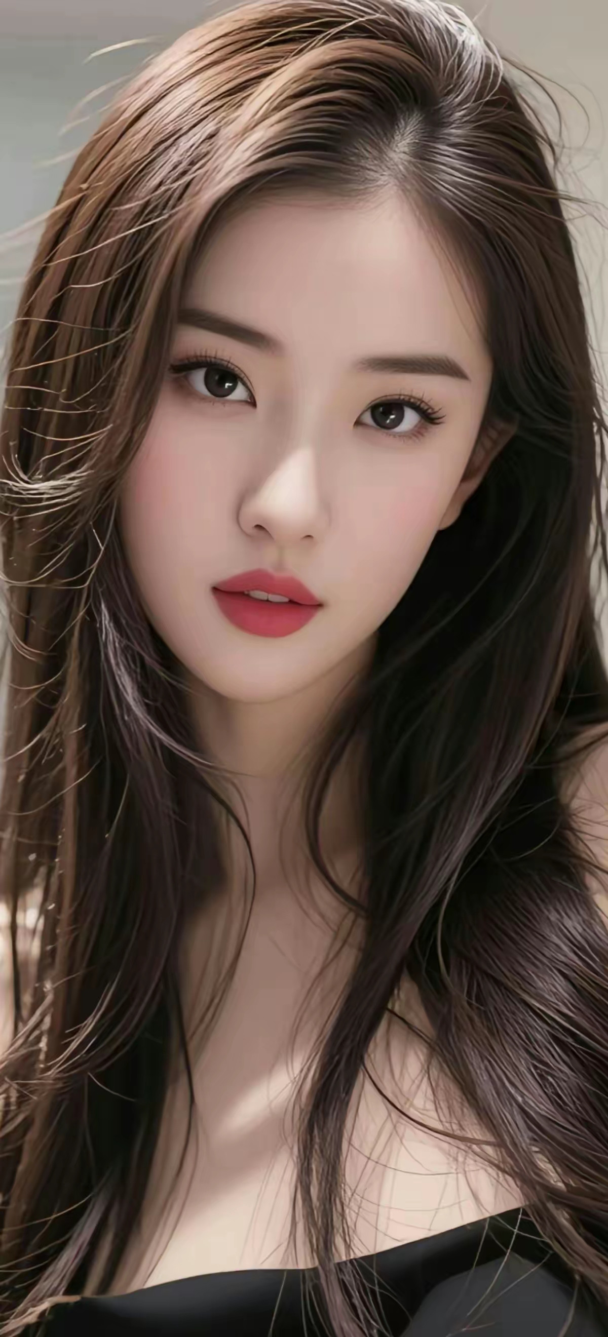 甜美少女，红唇轻启，散发迷人魅力！