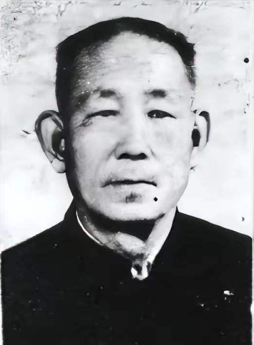 1944年，伪军头子莫正民，决定率部起义，投奔八路军，谁知这时，日军中队长打来电