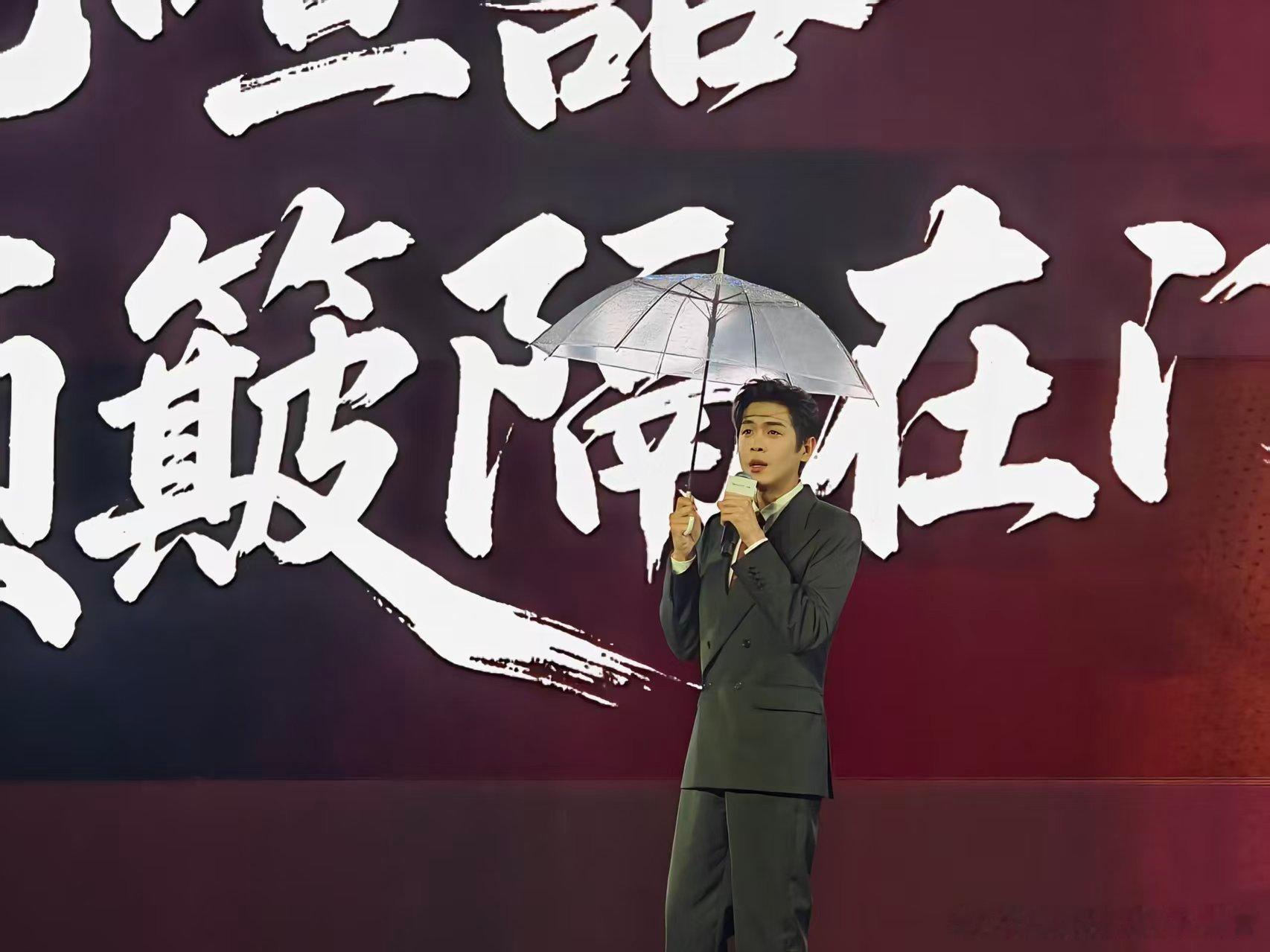 比亚迪大唐EV今天上市，售价23.99万起，一共推出了4个版本，其中一个盛世版属