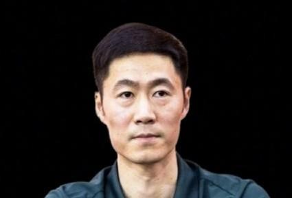 王励勤知道莎莎较劲的根源在哪……莎莎自己心里最清楚，谁能和自己一较高下，谁能洛