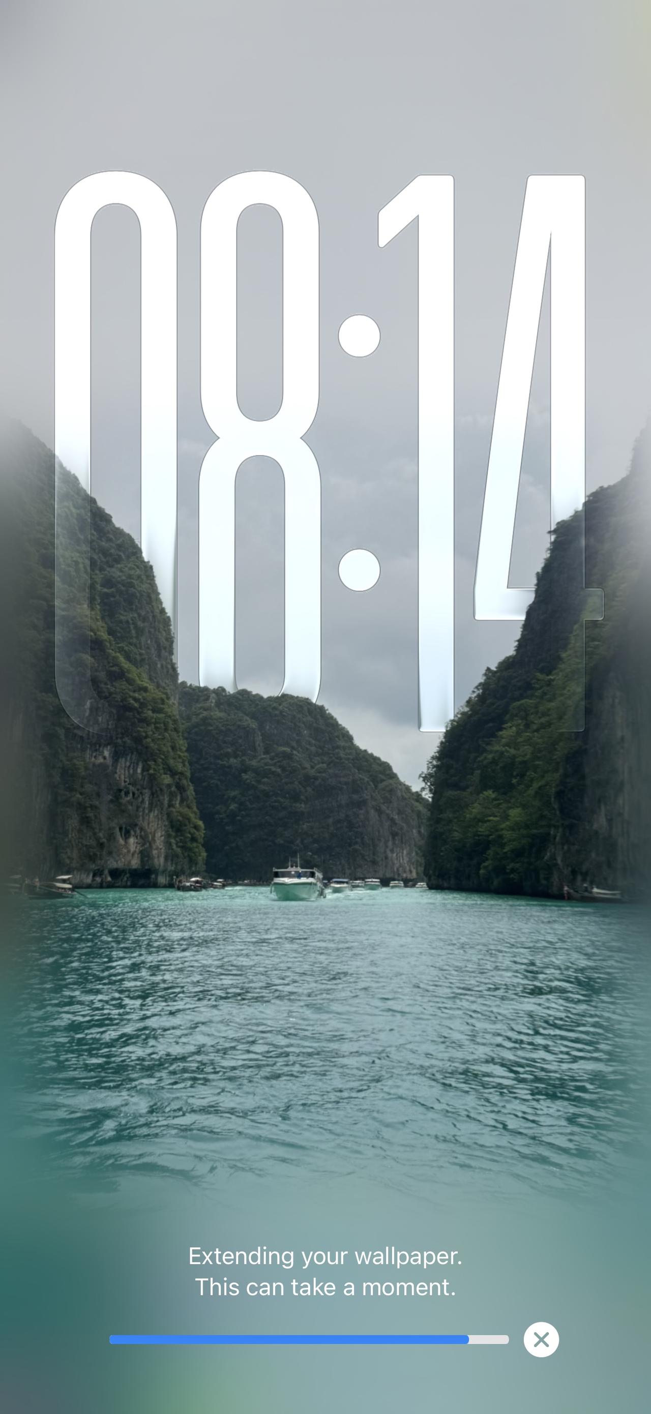 iOS27里面设置壁纸，缩小壁纸之后还有扩展按钮，看来是漏网之鱼。扩图功能依托于