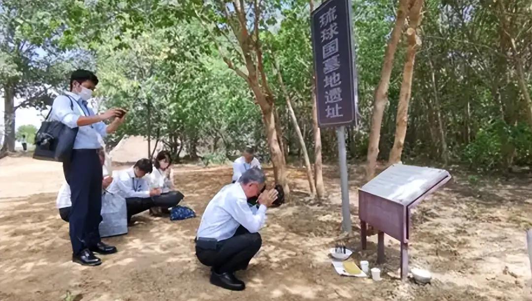 中方条件加码！撤回谬论已不够，琉球归属直接摆上台面，高市慌了？高市早苗执迷