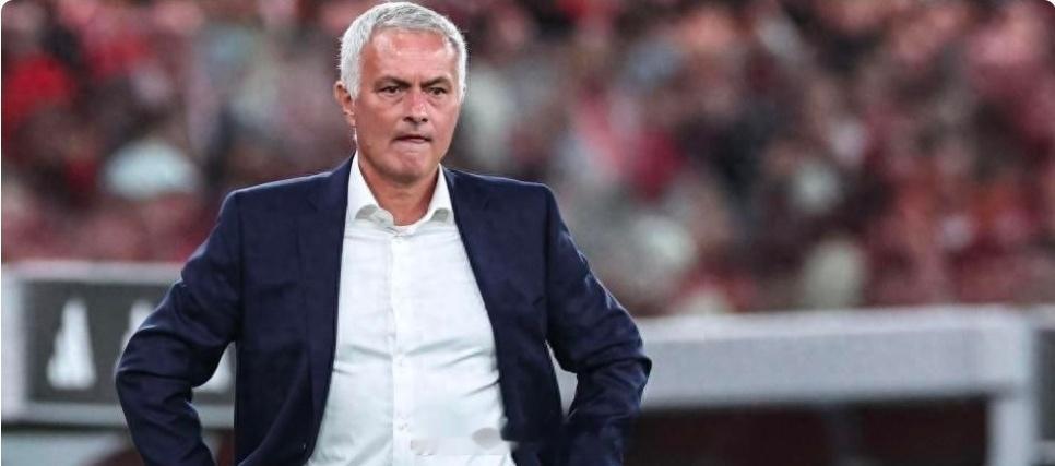 穆里尼奥否认重返皇马传闻克洛普也是潜在人选在过去几天里，围绕皇马新帅人选的讨论