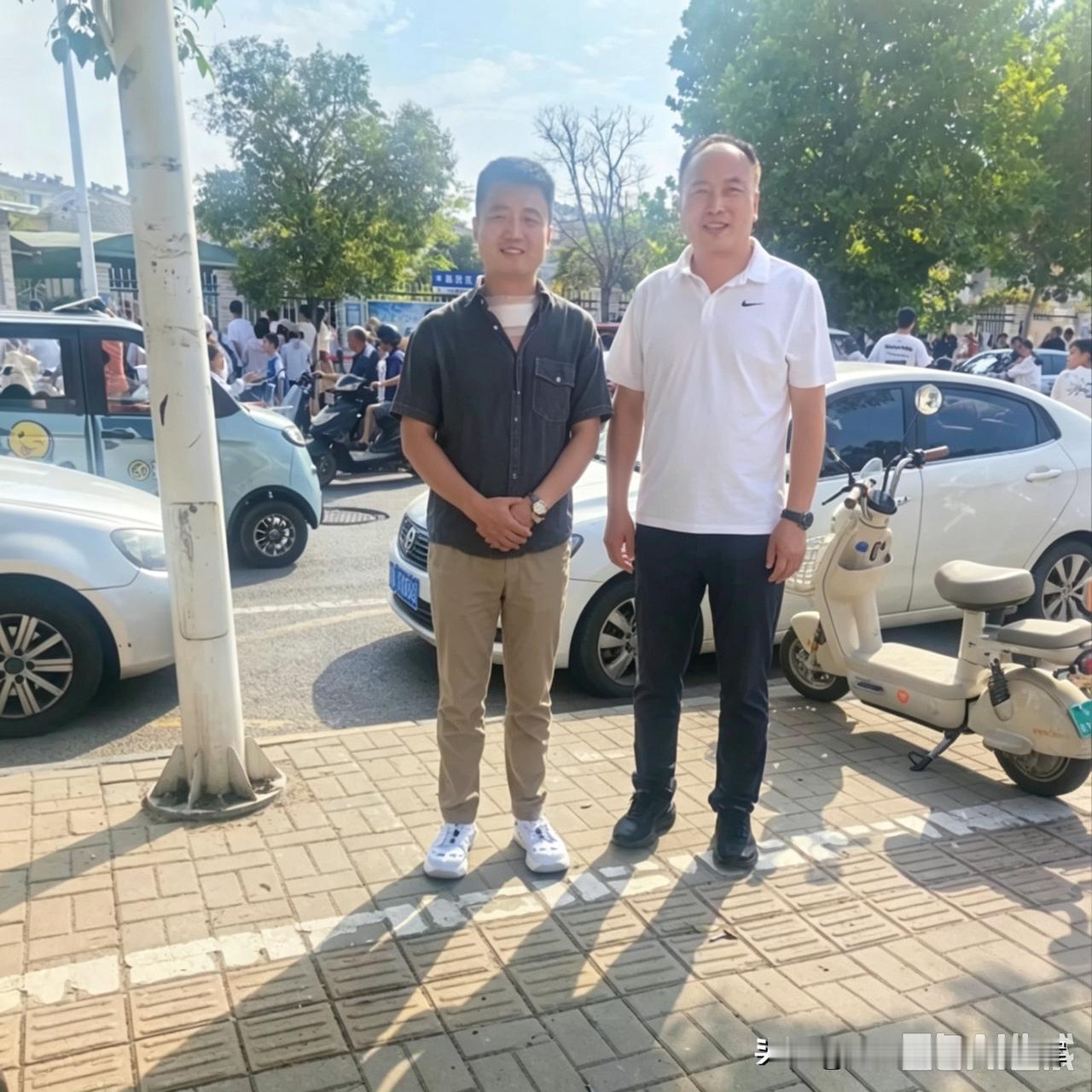 王俊杰父亲王风雷是体育老师，既是他的篮球启蒙人，也培育了不少学生，为人低调踏实。