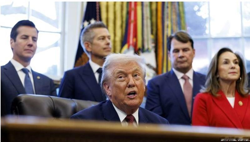 特朗普称白宫新舞厅“更大、更美”，并回击预算质疑美国总统唐纳德·特朗普周六表示