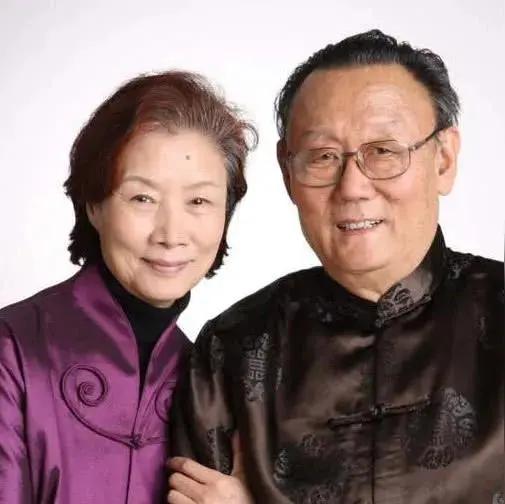 娱乐圈最好的模范夫妻：吕中与丈夫，王心刚与妻子杨昭彩，张良与妻子王静珠，张勇手与