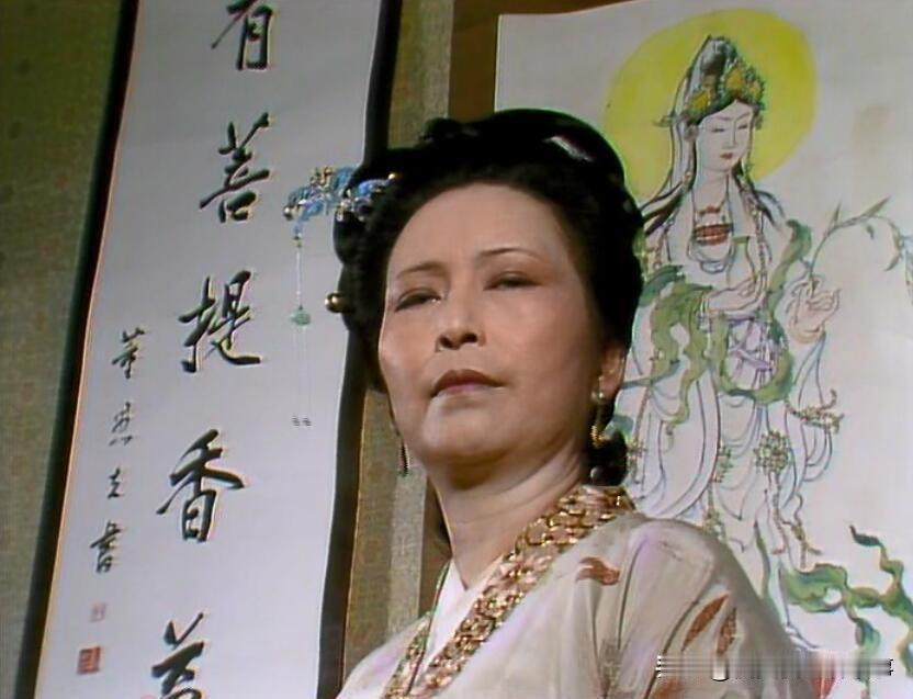 87版红楼梦的镜头语言真的藏满巧思，尤其是王夫人撵金钏儿这段，两个镜头直接封神