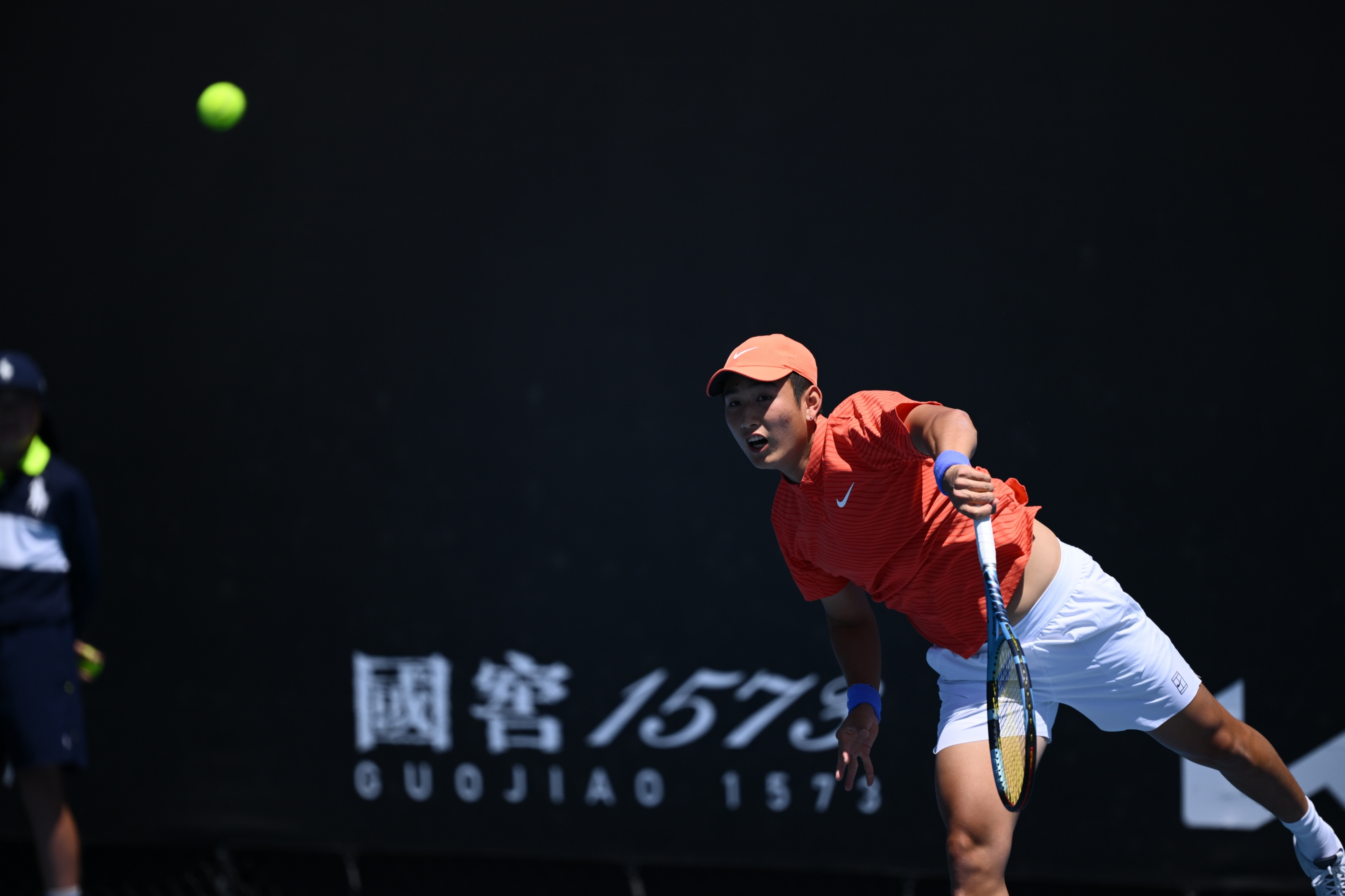 商竣程无缘澳网男单32强2026澳网男单第二轮，商竣程在首盘抢七6-5领先时错