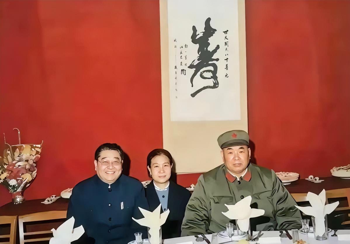 1985年2月，许世友将军80岁寿辰，时任江苏省委书记，专程前来为将军祝寿。同年
