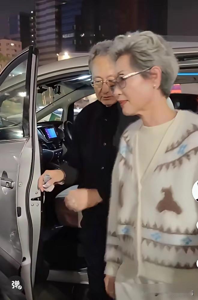 婚姻不易，只能且行且珍惜！这是叶童的婚姻给大家最大的启示，没有人的婚姻是一帆风顺