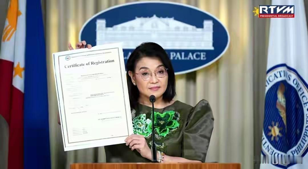 马科斯的小秘卡斯特罗最近有站出来声明了，她说某些人说达沃市的基层保障房屋项目是莎