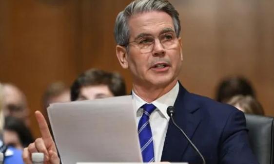 美国为啥警告日本首相？她为老百姓办事却引来麻烦2月25日晚上，日本媒体