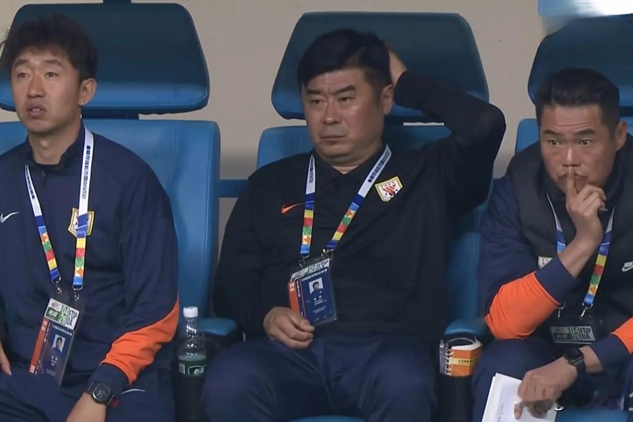 山东泰山队状态低迷的真正原因找到了，还真不能怨韩鹏能力不行。球员低迷的根源