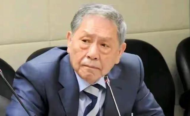 台湾退役中将帅化民表示，台湾人不要迷信血浓于水，中国人不打中国人。战争是残酷的，