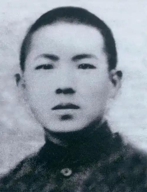 抗战时期，大队长活捉十多个汉奸交给司令发落，司令：全砍了！抗战初期的一个夏夜
