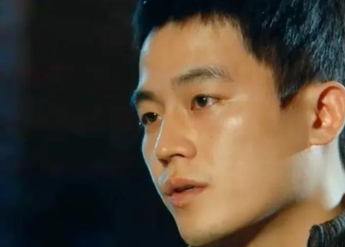 2014年，马思纯试戏《左耳》，被苏有朋以胖拒绝。姨妈蒋雯丽表示，如果给外甥女机