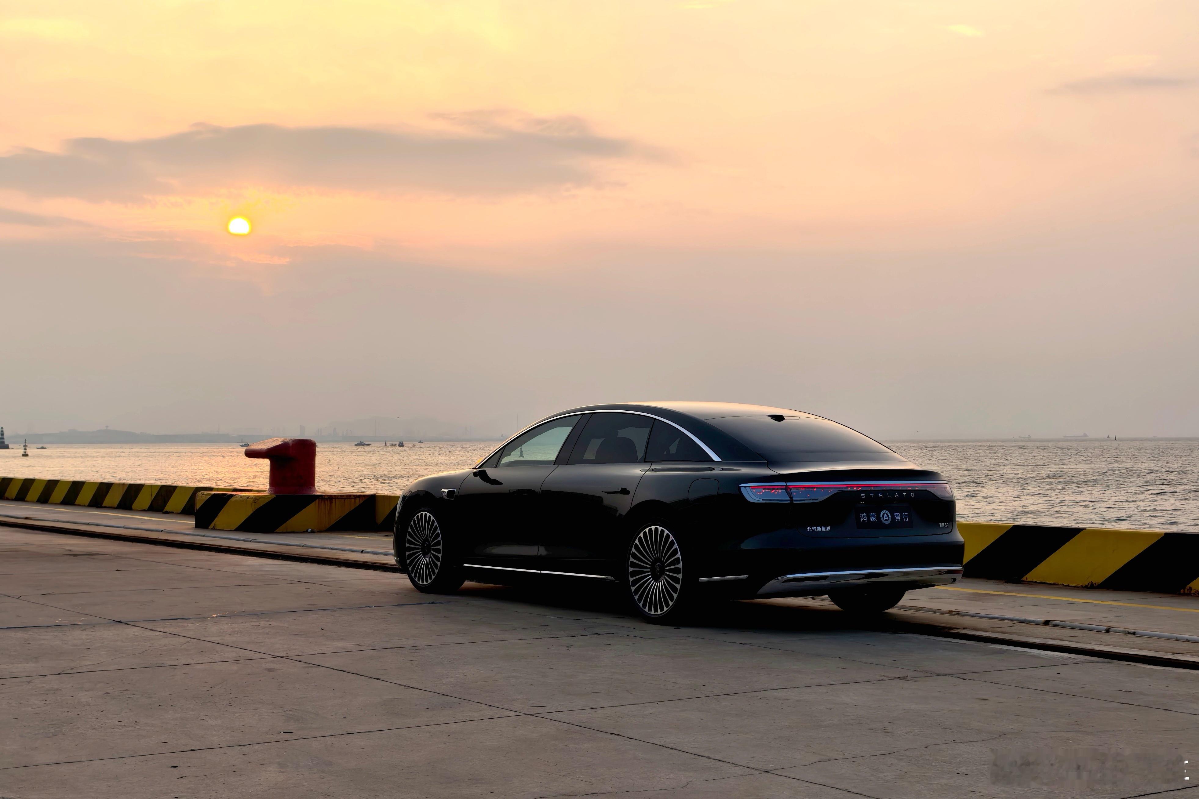 分享一张今天的享界S9。优雅永不过时[赞]​​​