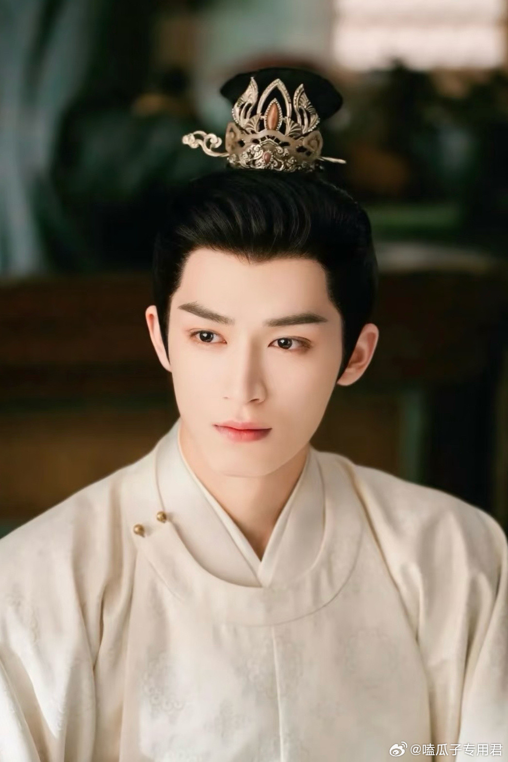 腾讯古装剧《春日宴》主演：王星越、章若楠导演：邓科《与凤行》《折腰》出品：腾讯视频、光线传媒、企鹅影