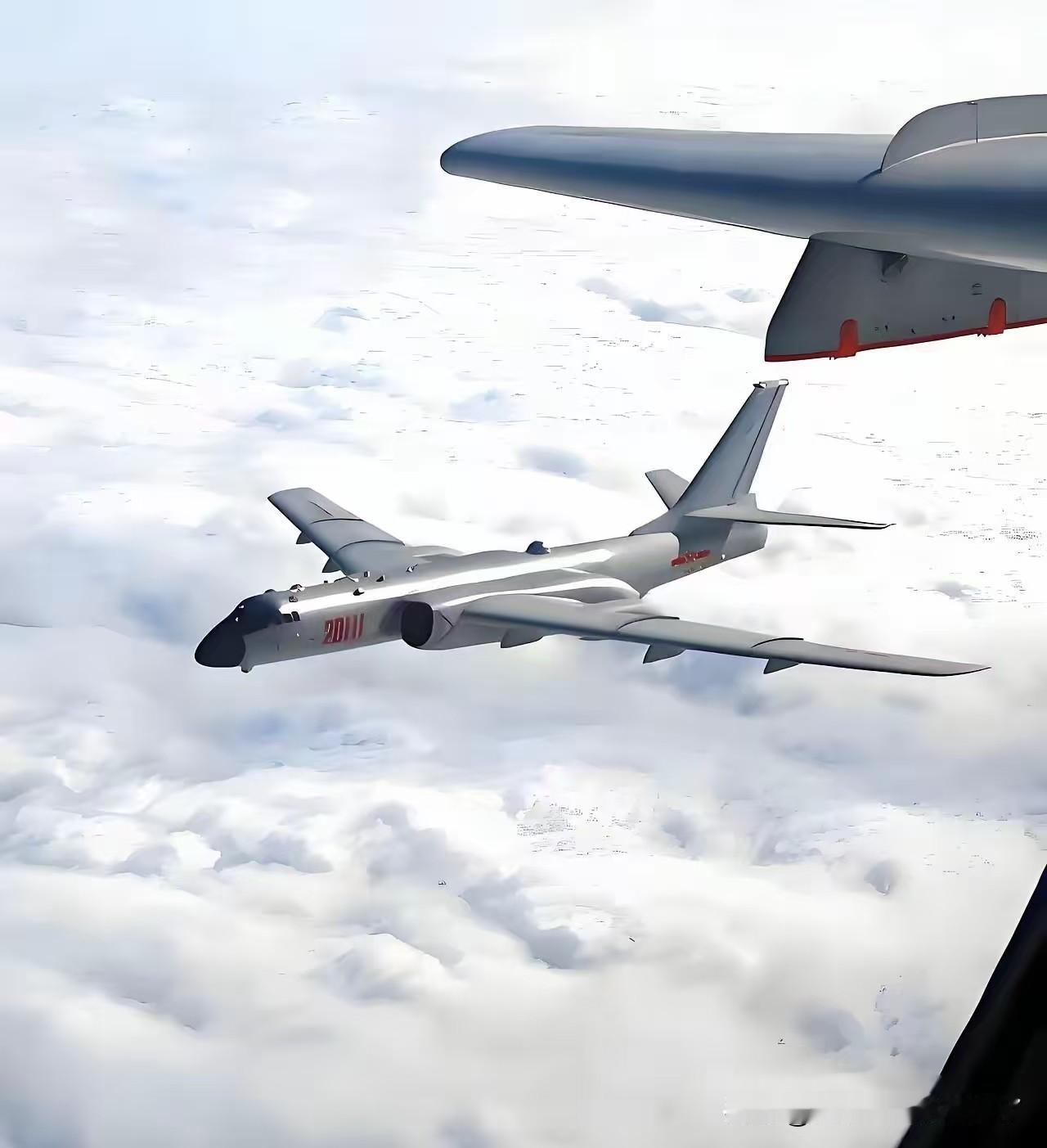 中国今天终于出手，菲律宾不敢说话了！​今天上午，中国军方出动轰-6K轰炸机，与