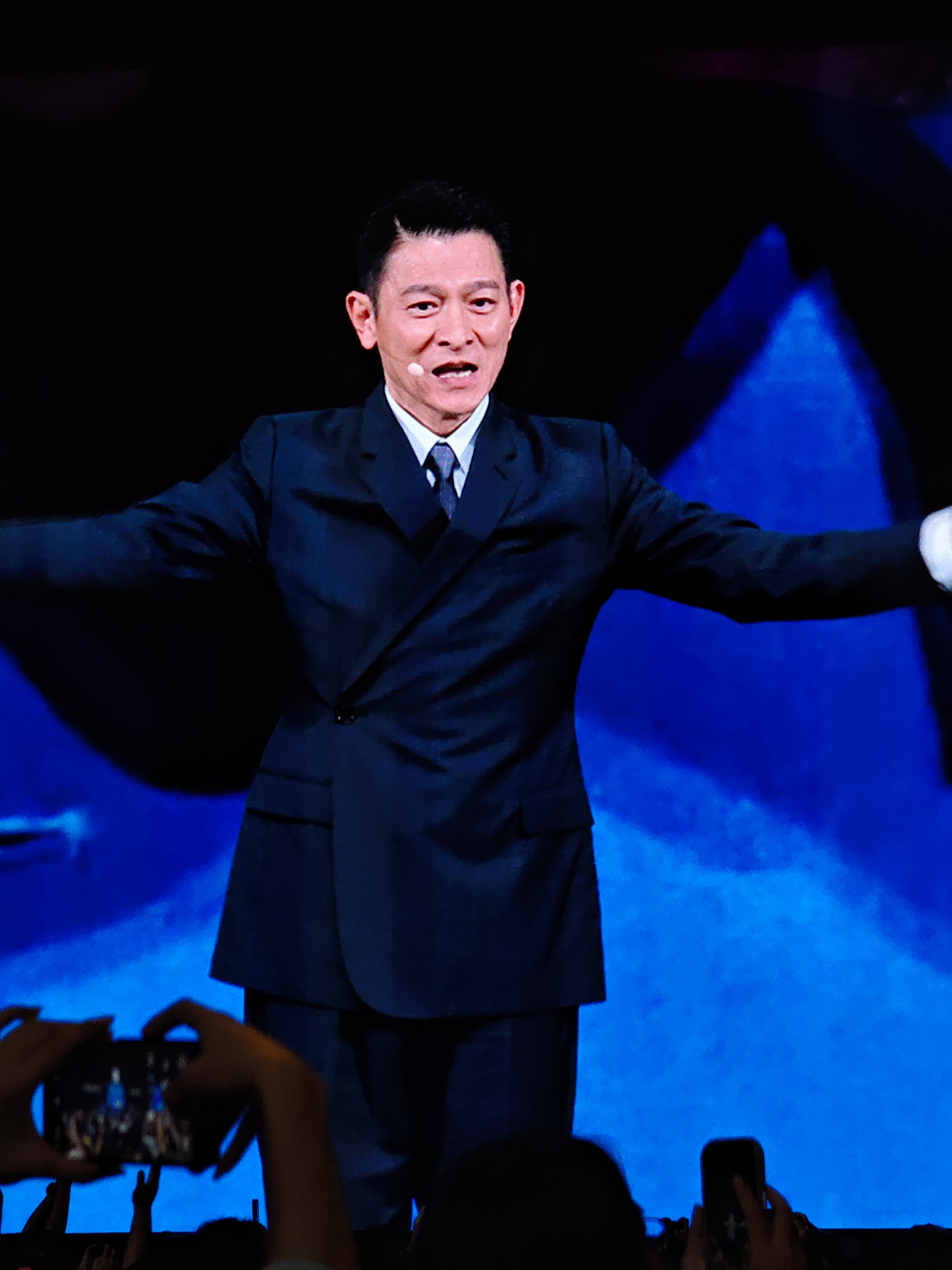 哇！！刘德华来啦！！这是我离刘德华最近的一次[大笑][大笑]华为发布会头号玩家