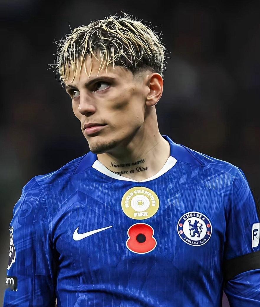 欧洲转会新闻！★慧眼识珠！切尔西前锋加纳乔已经进入了河床的引援名单中，河床主