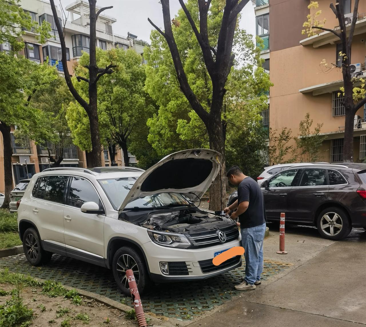 这两年新能源汽车比例大幅度上扬，而油车已经卖不动了，特别是中高档油车几乎是无人问