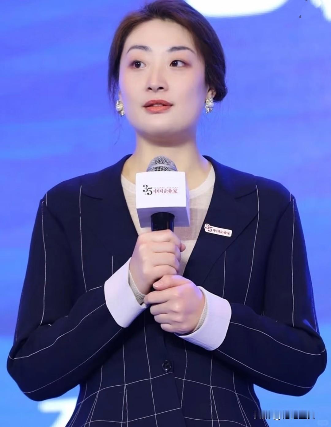 没想到，没想到，真是没想到！香港火灾驰援，蜜雪冰城+宗馥莉捐超3000万，谣言却