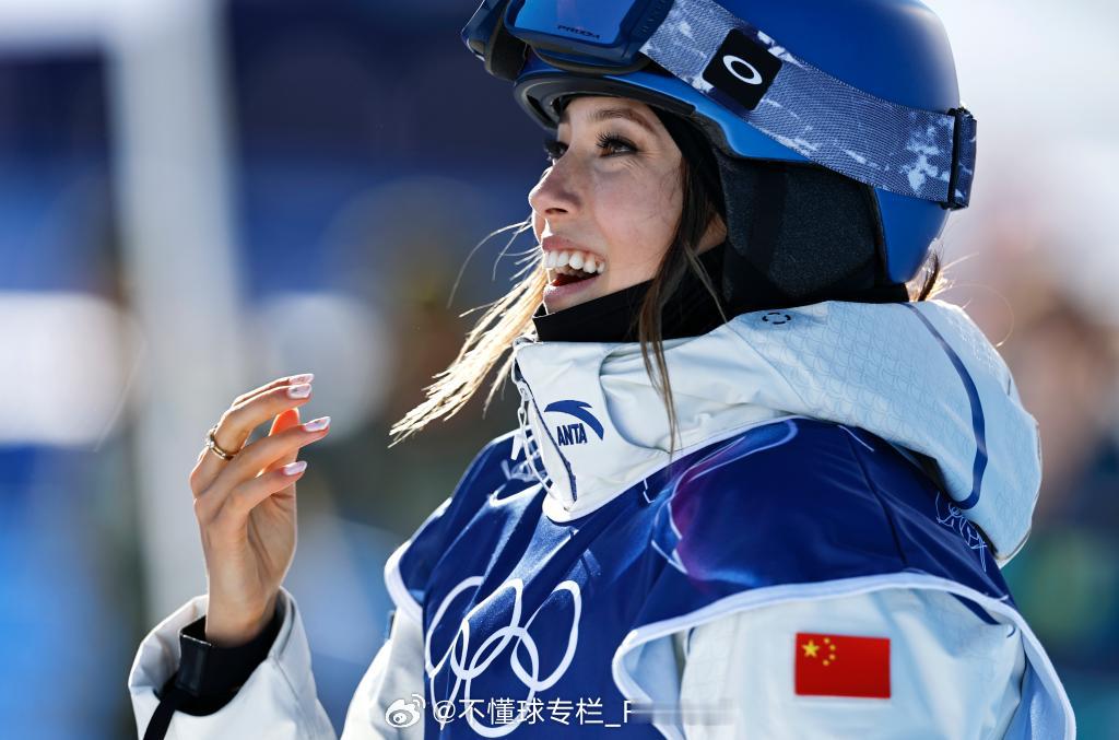 谷爱凌把要强写在骨子里我看过很多关于“强大”的定义，但这次被谷爱凌的一句“我硬